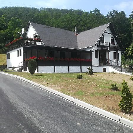 Penzion A Restauracia Hanisberg Krupina المظهر الخارجي الصورة