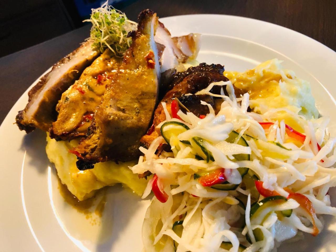 Penzion A Restauracia Hanisberg Krupina المظهر الخارجي الصورة